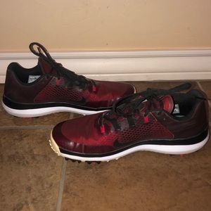 Nike Men’s Golf Shoes in Red and Black